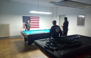 Détente au billard Américain entre 2 jeux internet